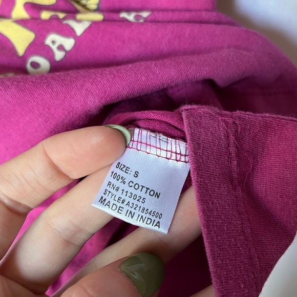 Middle of Nowhere NWOT Graphic Tee - Picture 4 of 4